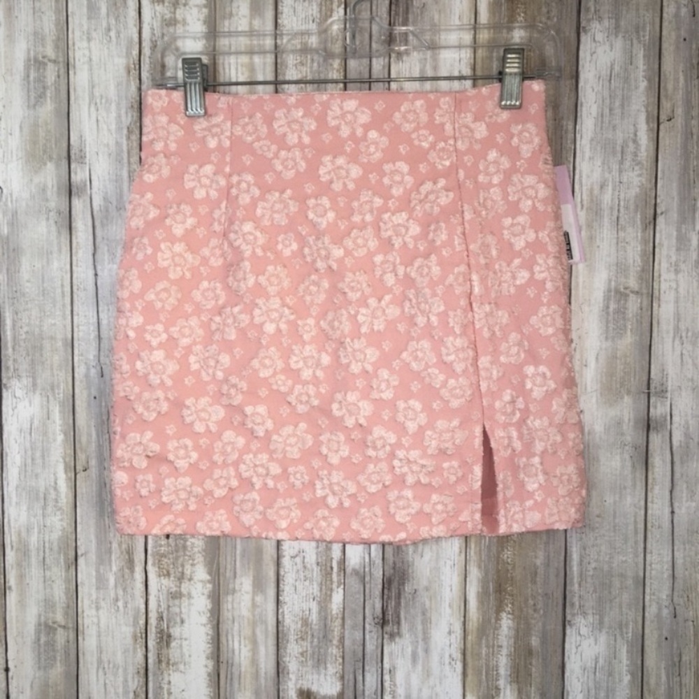 NWT SPRING Wild Fable Pink Floral Raised Skirt